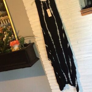 Saga mage in Italy black and white the dyed dress.